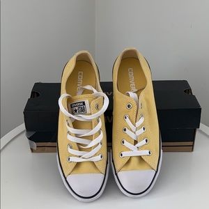 New converse for women size 6